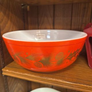 red pyrex holiday leaf bowl
