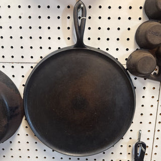 #10 Griswold Erie slant logo griddle